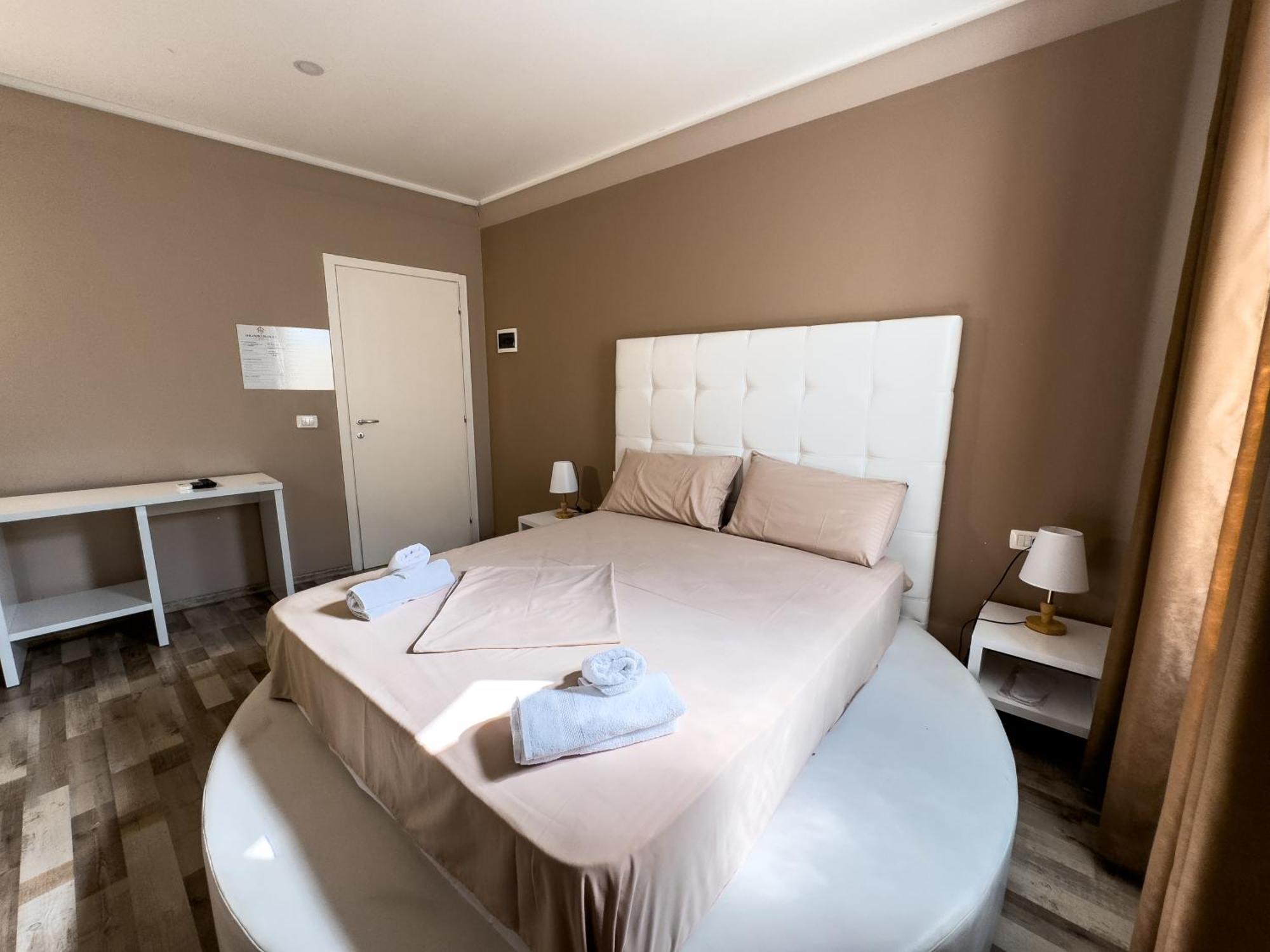 Shkodra Budget Hotel 外观 照片